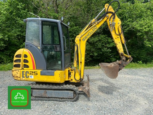 2001 NEW HOLLAND EC25 TOWABLE MINI DIGGER 2.8T WORK READY SEE VID For Sale