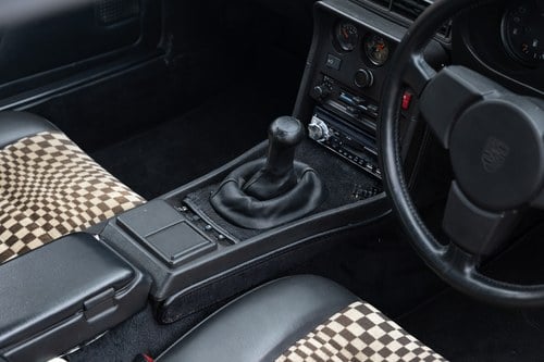 1984 Porsche 924 zum Verkauf (Bild 52 von 301)