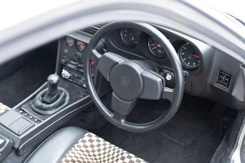 1984 Porsche 924 zum Verkauf (Bild 62 von 301)