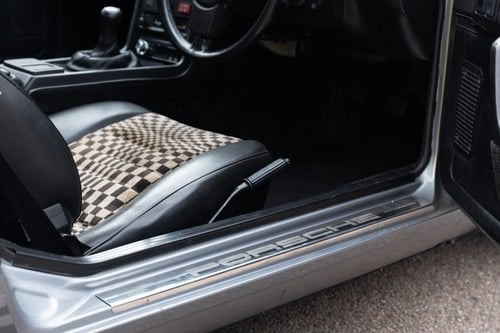 1984 Porsche 924 zum Verkauf (Bild 79 von 301)