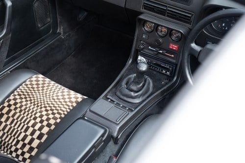 1984 Porsche 924 zum Verkauf (Bild 123 von 301)