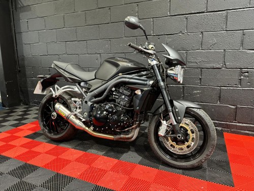 2008 TRIUMPH SPEED TRIPLE 1050 FINANCE SPECIALISTS APPLY NOW À venda