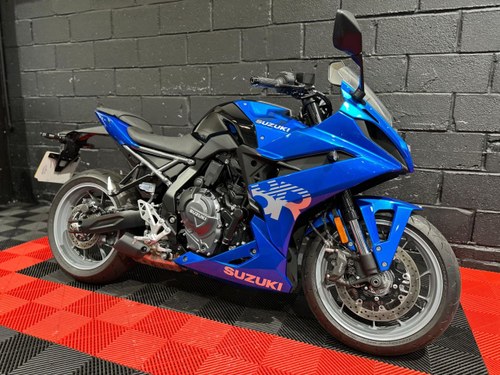 2025 SUZUKI GSX-8R FINANCE SPECIALISTS APPLY NOW Te koop