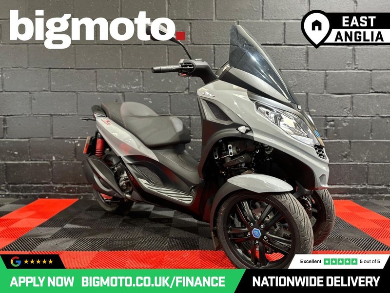 2021 Piaggio MP3 300IE Grey Automatic Right Hand Drive in United