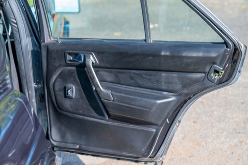 1988 Mercedes-Benz 190E 2.3-16V W201 zum Verkauf (Bild 32 von 167)