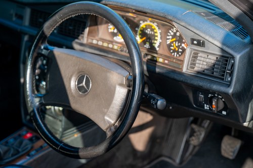 1988 Mercedes-Benz 190E 2.3-16V W201 zum Verkauf (Bild 37 von 167)