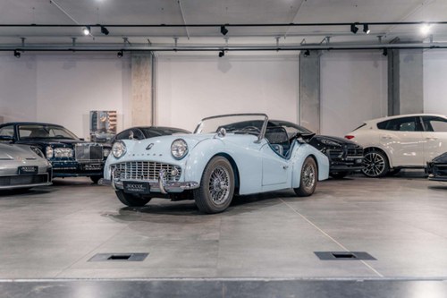 1961 Triumph TR3 TOTALMENTE RESTAURATA di MECCANICA E CARROZ À venda