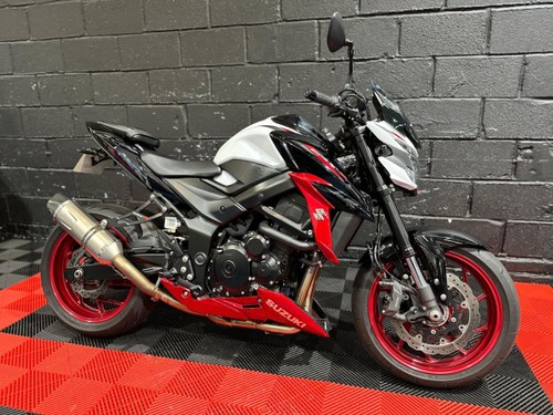 2020 SUZUKI GSX-S750 FINANCE SPECIALISTS APPLY NOW À venda