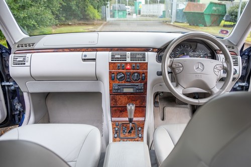 2000 Mercedes-Benz E240 Elegance W210 Te koop (foto 57 van 195)