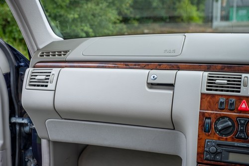 2000 Mercedes-Benz E240 Elegance W210 Te koop (foto 61 van 195)