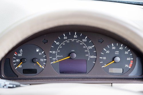 2000 Mercedes-Benz E240 Elegance W210 Te koop (foto 70 van 195)