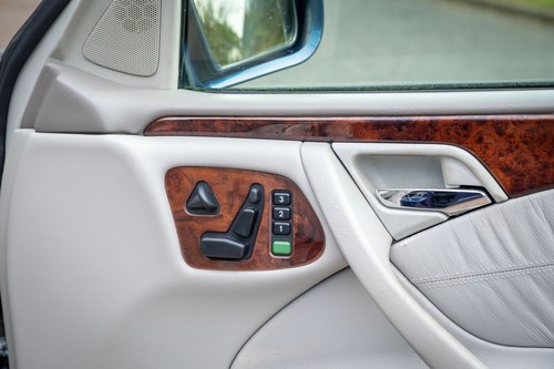 2000 Mercedes-Benz E240 Elegance W210 Te koop (foto 90 van 195)