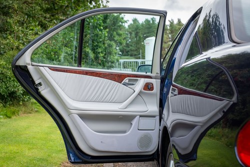 2000 Mercedes-Benz E240 Elegance W210 Te koop (foto 101 van 195)