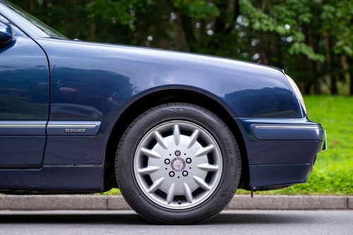 2000 Mercedes-Benz E240 Elegance W210 Te koop (foto 129 van 195)