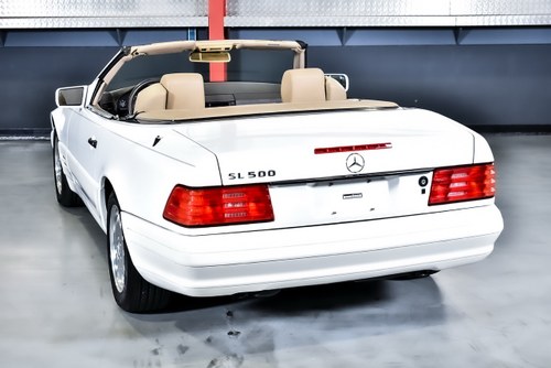 1997 Mercedes-Benz R129 SL500 Convertible 5,0L V8 In vendita (immagine 16 di 102)