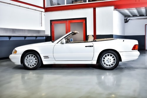 1997 Mercedes-Benz R129 SL500 Convertible 5,0L V8 In vendita (immagine 22 di 102)