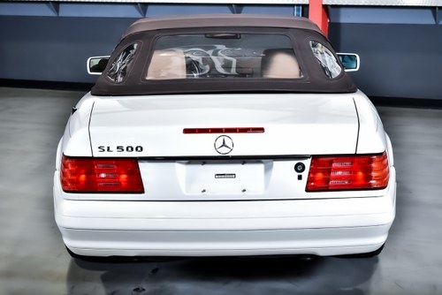 1997 Mercedes-Benz R129 SL500 Convertible 5,0L V8 In vendita (immagine 23 di 102)