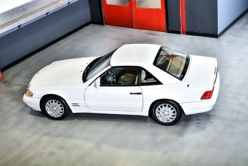 1997 Mercedes-Benz R129 SL500 Convertible 5,0L V8 In vendita (immagine 32 di 102)