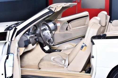 1997 Mercedes-Benz R129 SL500 Convertible 5,0L V8 In vendita (immagine 35 di 102)