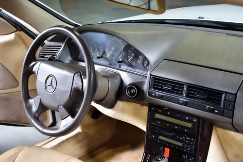 1997 Mercedes-Benz R129 SL500 Convertible 5,0L V8 In vendita (immagine 48 di 102)