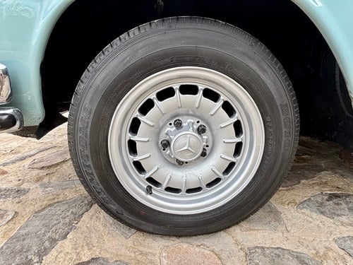 1971 Mercedes-Benz 250 W114 à vendre (picture 32 of 134)