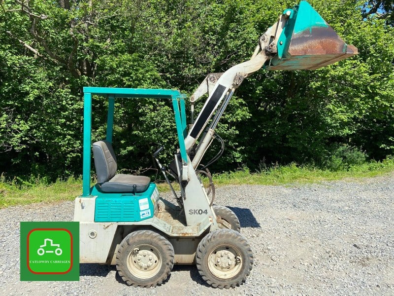 KOMATSU SK04-2 SKID STEER 1 TON COMPACT LOADER VERY HANDY