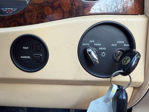 1998 Bentley Azure En venta (imagen 21 de 108)