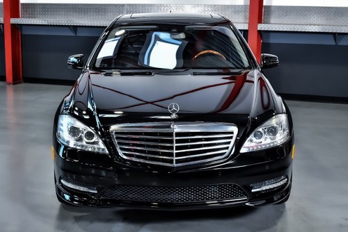 2011 Mercedes-Benz S550 4MATIC Sedan 5,5L V8 à venda (imagem 2 de 96)