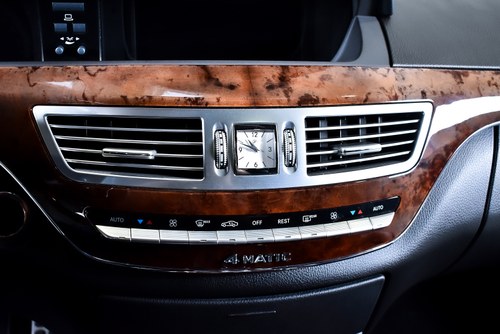 2011 Mercedes-Benz S550 4MATIC Sedan 5,5L V8 à venda (imagem 43 de 96)