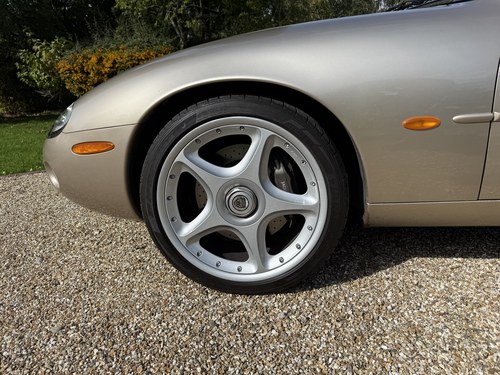 2002 Jaguar X100 XKR Convertible zum Verkauf (Bild 15 von 50)