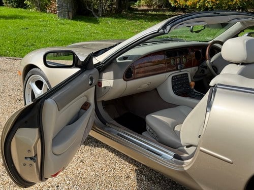 2002 Jaguar X100 XKR Convertible zum Verkauf (Bild 20 von 50)