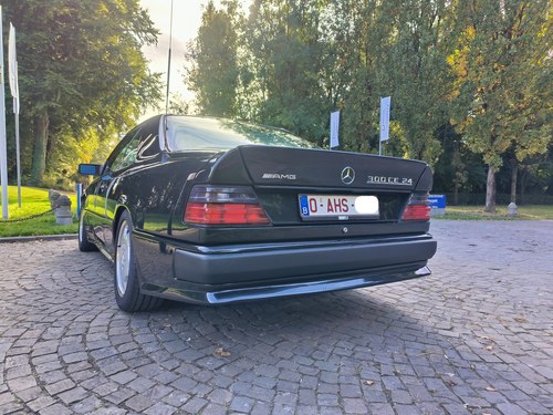 1991 Mercedes-Benz W124 300CE 24V ‘3.4L’ AMG 1 of 25 à vendre (picture 5 of 174)