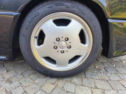 1991 Mercedes-Benz W124 300CE 24V ‘3.4L’ AMG 1 of 25 à vendre (picture 17 of 174)