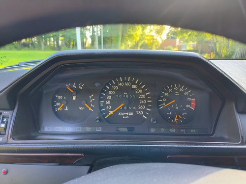 1991 Mercedes-Benz W124 300CE 24V ‘3.4L’ AMG 1 of 25 à vendre (picture 22 of 174)