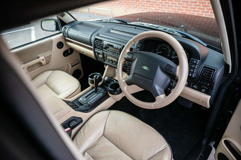 2003 Land Rover Discovery java-black Automatic Right Hand Drive in ...