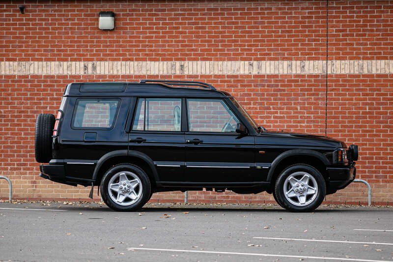 2003 Land Rover Discovery java-black Automatic Right Hand Drive in ...
