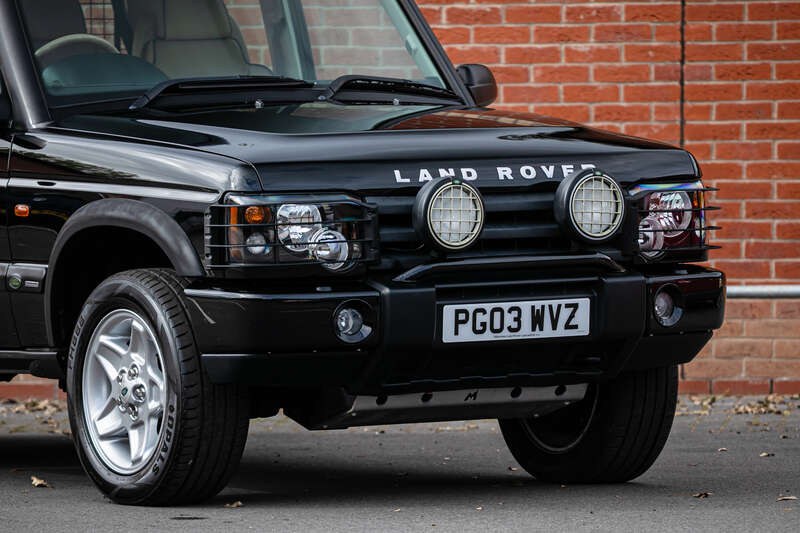 2003 Land Rover Discovery java-black Automatic Right Hand Drive in ...