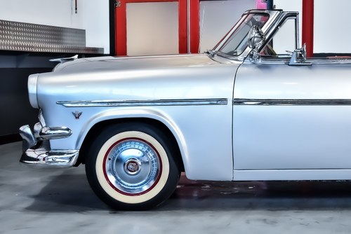 1954 Ford Crestline Sunliner Convertible 239CI V8 Te koop (foto 61 van 77)
