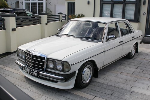 1979 Mercedes Benz W123 200 Te koop (foto 17 van 127)
