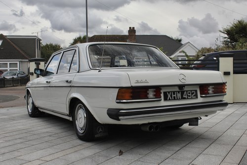 1979 Mercedes Benz W123 200 Te koop (foto 21 van 127)
