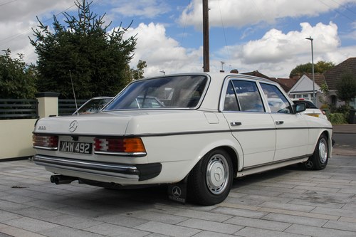 1979 Mercedes Benz W123 200 Te koop (foto 26 van 127)