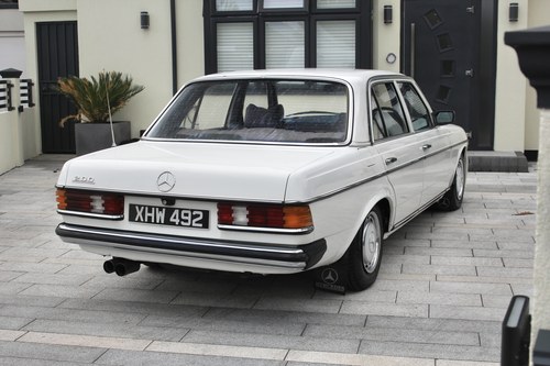 1979 Mercedes Benz W123 200 Te koop (foto 2 van 127)