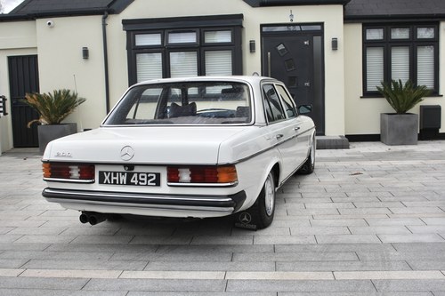 1979 Mercedes Benz W123 200 Te koop (foto 29 van 127)