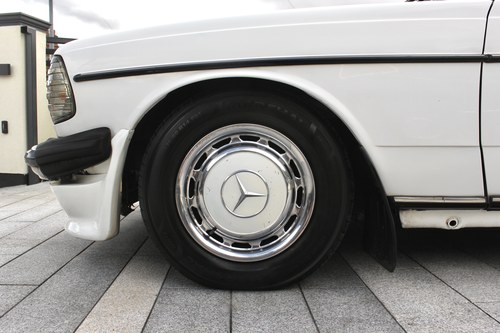 1979 Mercedes Benz W123 200 Te koop (foto 32 van 127)