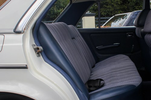 1979 Mercedes Benz W123 200 Te koop (foto 45 van 127)