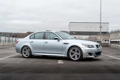 2007 BMW M5 E60 V10 à vendre (picture 2 of 78)