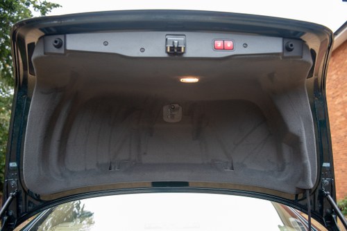 2004 Mercedes-Benz W220 S600L LWB Limousine In vendita (immagine 70 di 125)