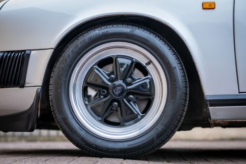 1988 Porsche 911 3.2 Carrera Targa In vendita (immagine 30 di 207)