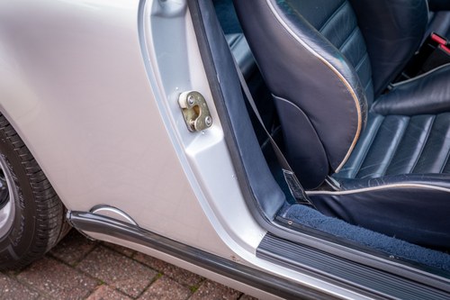 1988 Porsche 911 3.2 Carrera Targa In vendita (immagine 87 di 207)