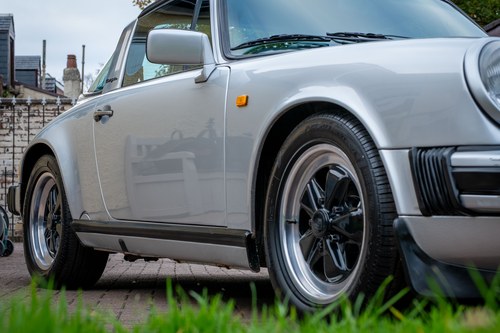 1988 Porsche 911 3.2 Carrera Targa In vendita (immagine 105 di 207)